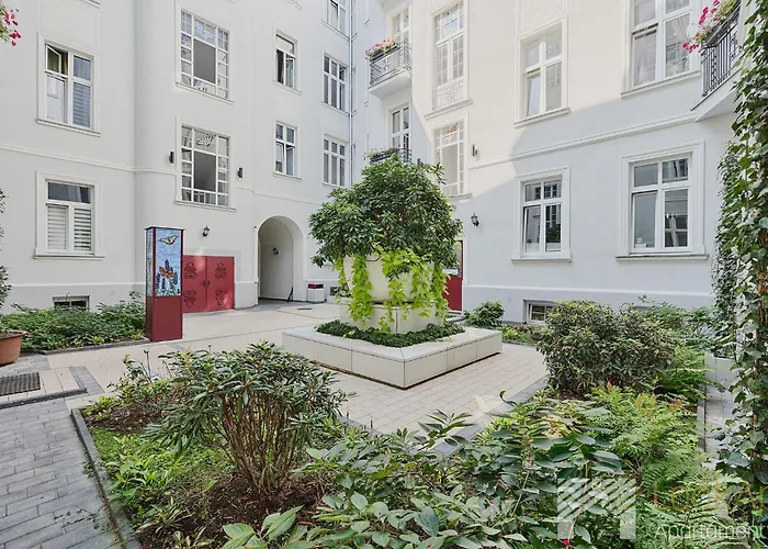 Wolczanskie Motyle By Lookap *